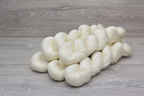 4ply Sock 75% Superwash Extrafine (19.5 micron) Merino Wool 25% Silk Yarn 5 x 100gm Pack