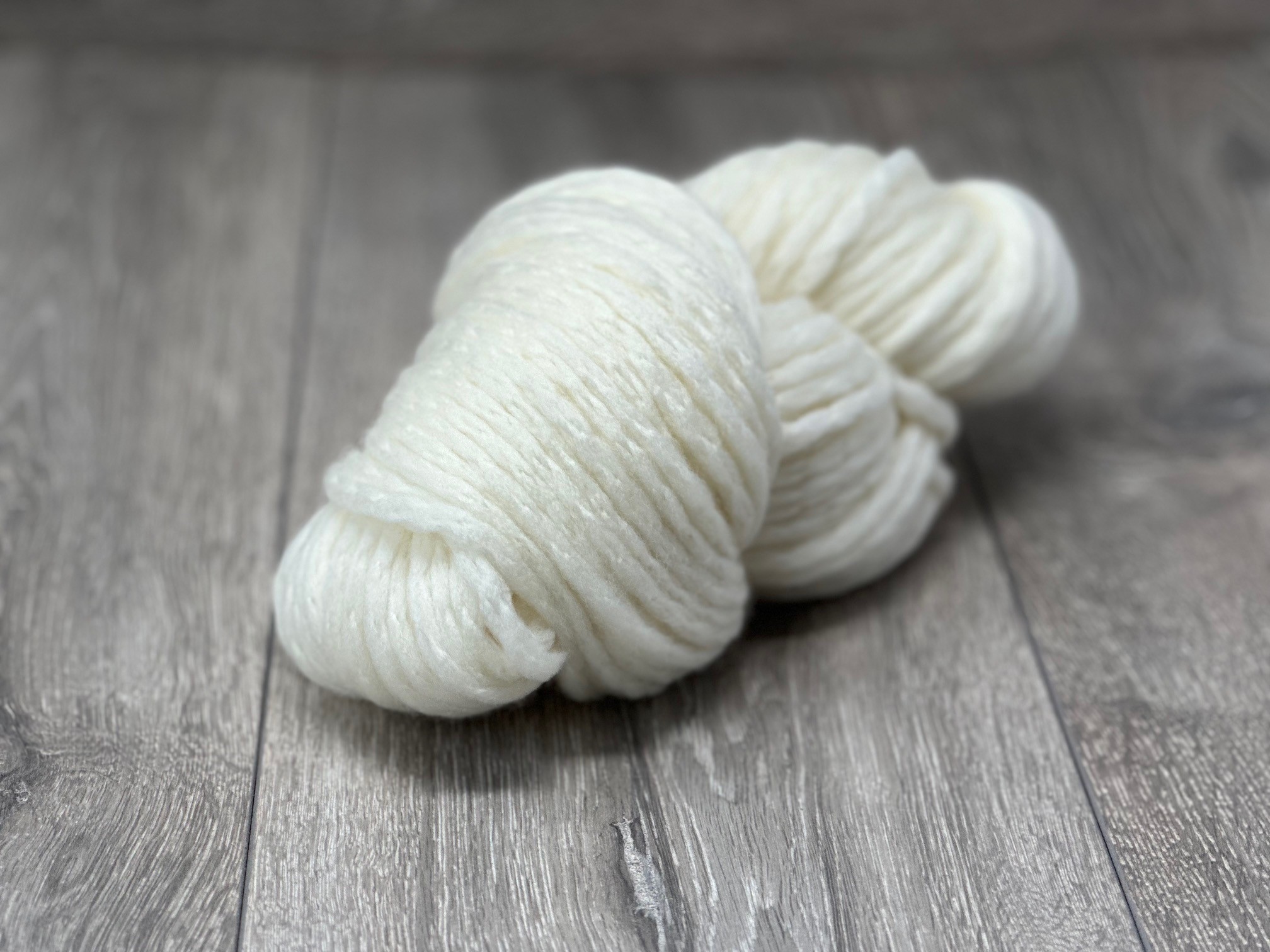 Superbulky Chain Yarn. 100% Superwash Extrafine (19.5 micron) Merino Wool Yarn 1 x 100gm Hank