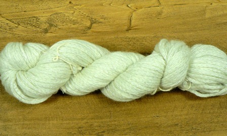 DK 92% Merino Wool 5% Lurex 3% Nylon