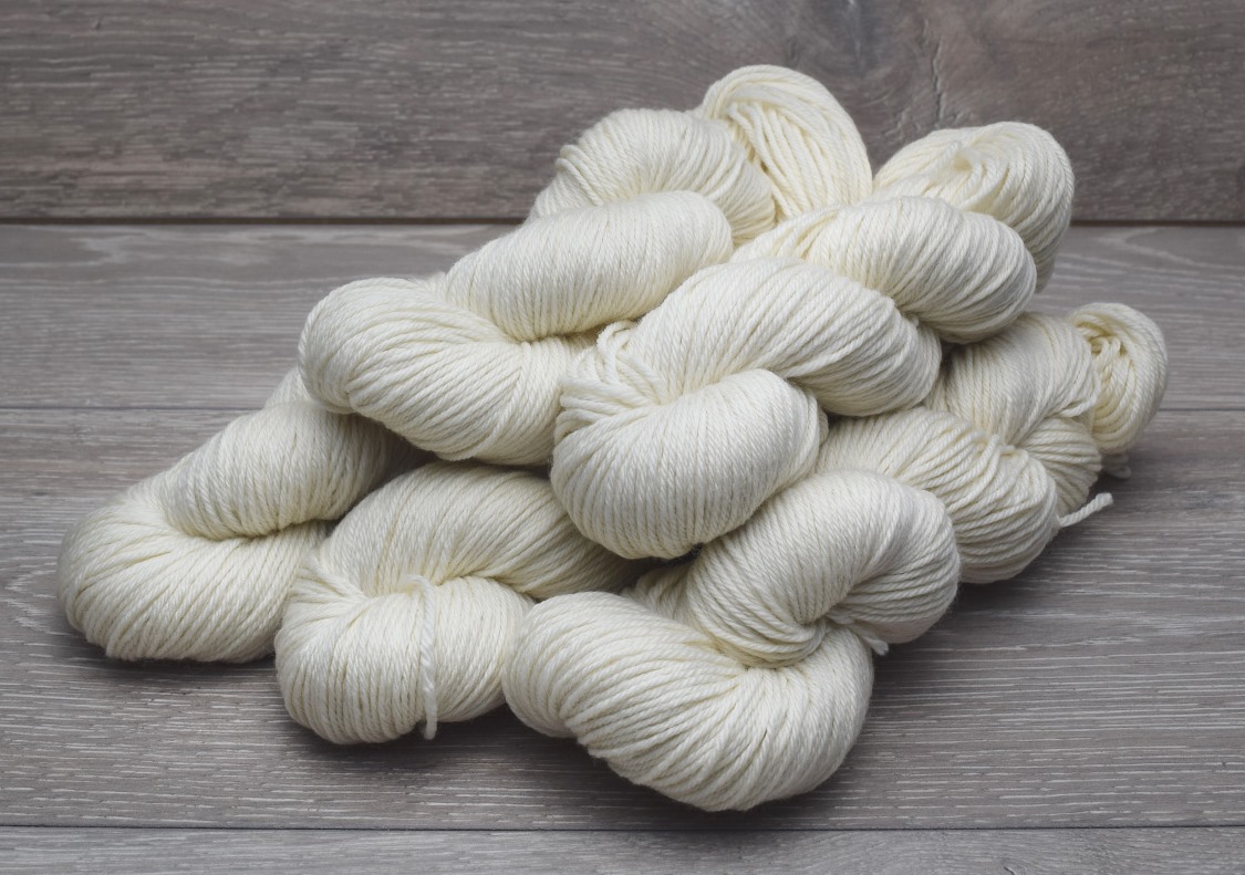  DK Weight 80% Superwash Merino 10% Cashmere 10% Nylon Yarn 5 x 100gm PACK