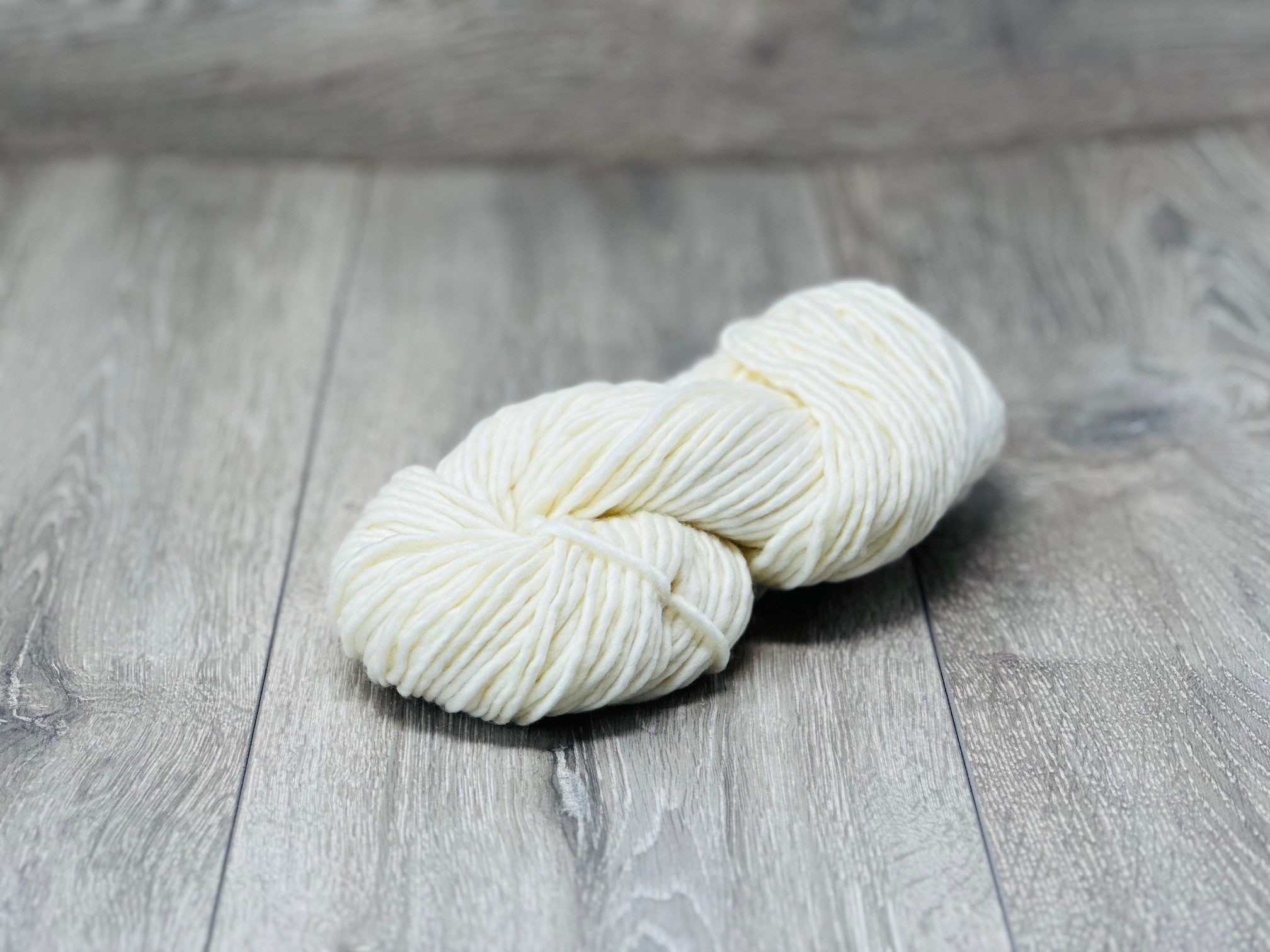 Bulky Singles Yarn. 100% Superwash Extrafine (19.5 micron) Merino Wool Yarn 1 x 100gm Hank
