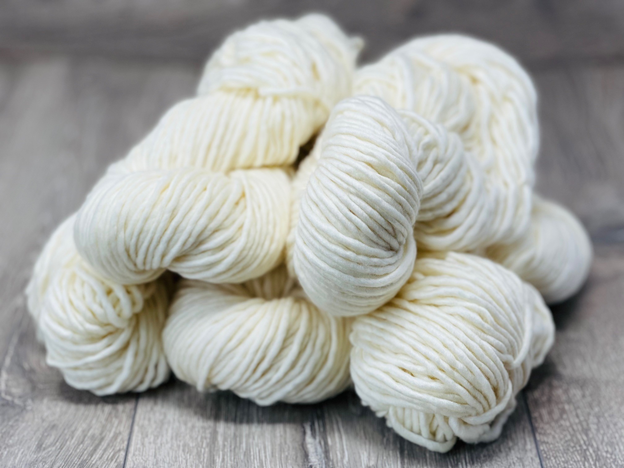 BAE: 100% Extrafine Merino Wool Bulky Weight Roving Yarn. Cuddly, Strong &  Super Soft for Next to Skin Winter Knits.