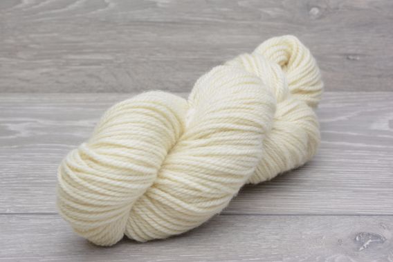 Aran/Worsted 100% Superwash Bluefaced Leicester Wool Yarn 100gm hank