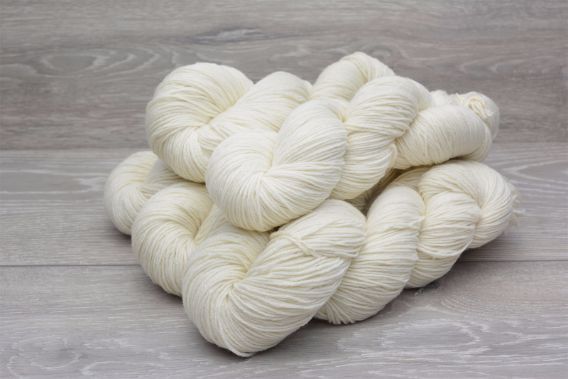 Fingering Weight Sustainable Extrafine (19.5 micron) Merino Wool Yarn 5 x 100gm Pack