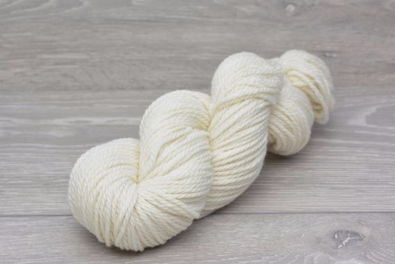 Aran/Worsted Non Superwash Extrafine (19.5 micron) Merino Wool Yarn 100gm hank